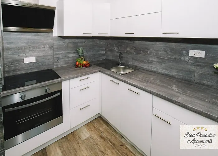 Prestigious And Stylish - Classic With Terrace *