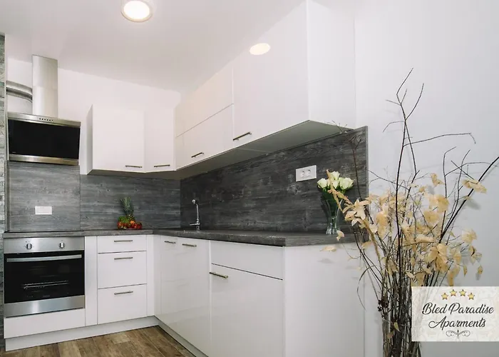 Prestigious And Stylish - Classic With Terrace