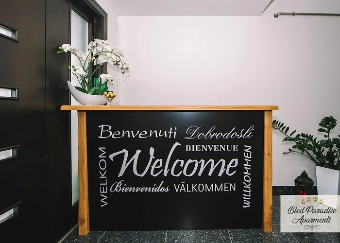 Apartment Prestigious And Stylish - Classic With Terrace *