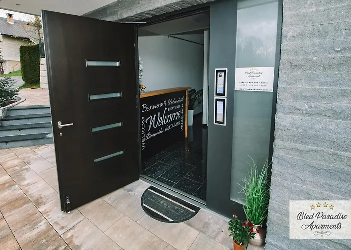 Apartment Prestigious And Stylish - Classic With Terrace